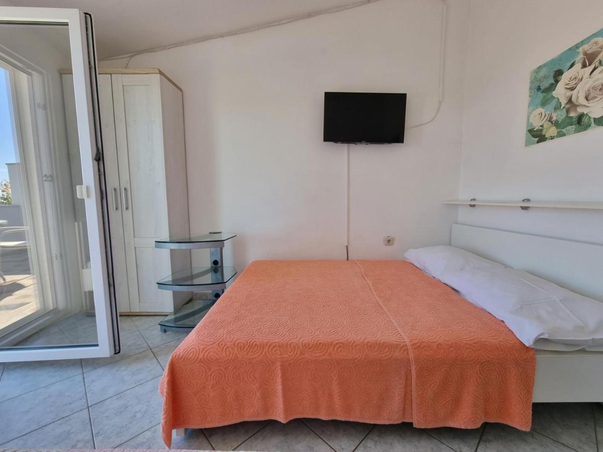 Apartments Ana Novalja Luaran gambar